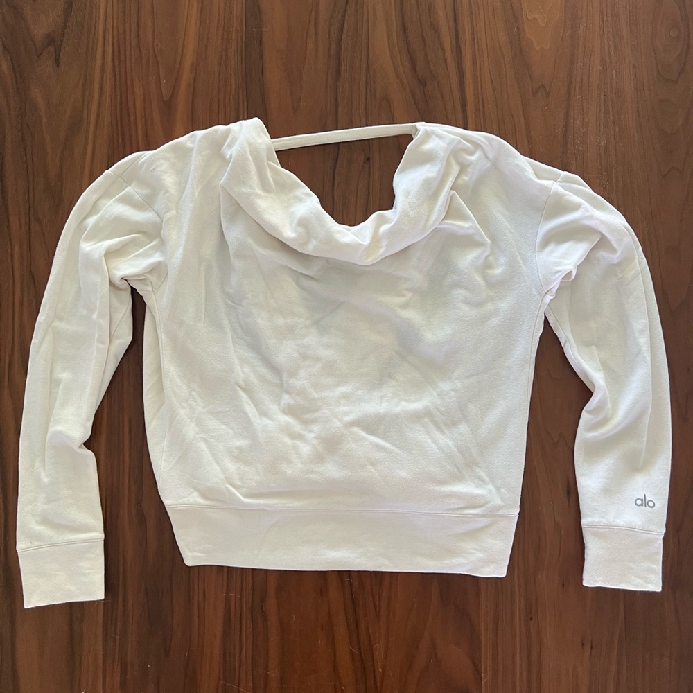 Alo Yoga Pull Over Cross Back Sweater in X-Small White